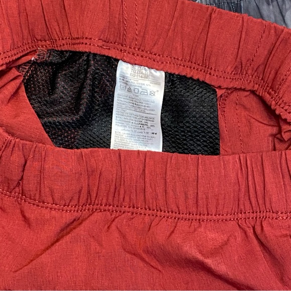 Old Navy Shorts - Size XL (14-16) - Picture 3 of 3